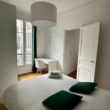 Haussmannien Saint-germain Odeon 6e דירה *